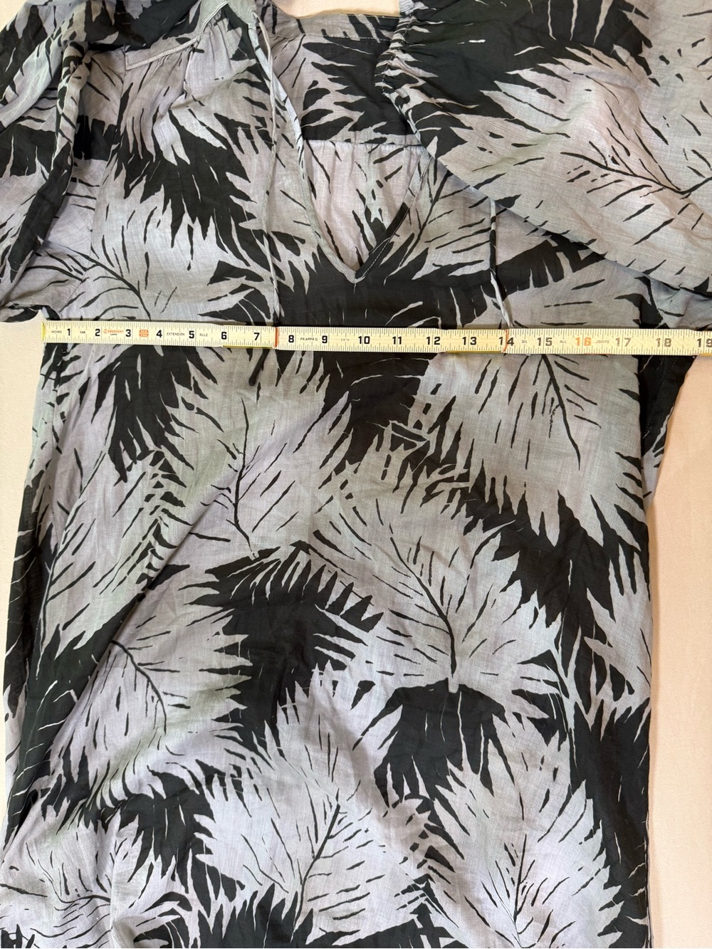 James Perse Black & Gray Leaf-Print V-Neck Maxi Dress, 100% Cotton, size 1/Small - Picture 6 of 10